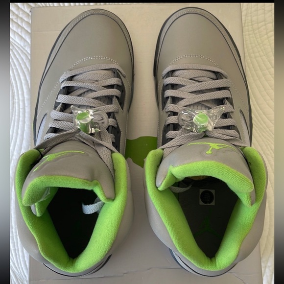 ❌SOLD❌ Air Jordan Retro 5 “Green Bean” sneakers, M13, New in Box - Picture 8 of 10